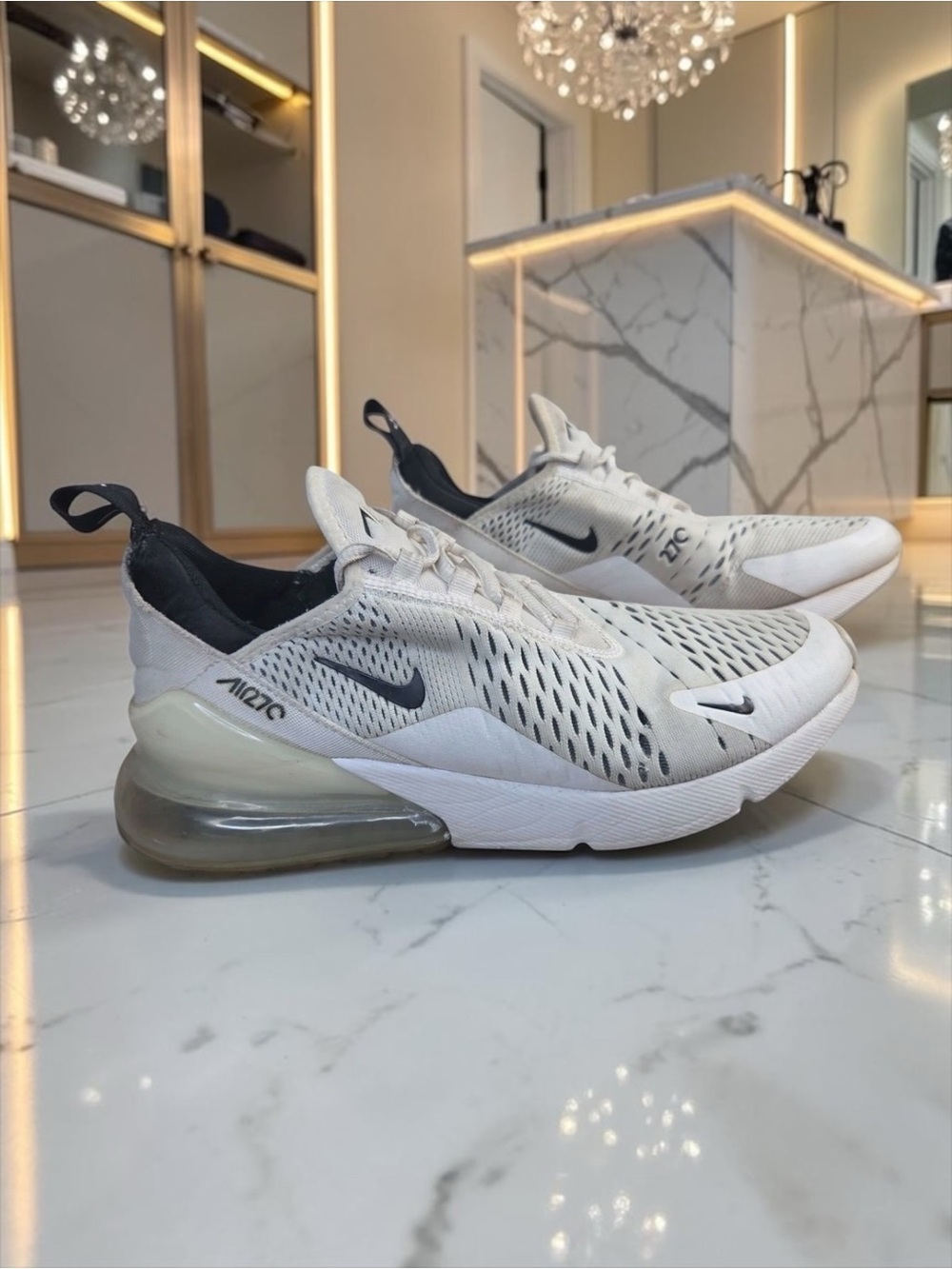 Nike Air Max 270 White Black Low Top Athletic Running Sneakers Men’s Size 9